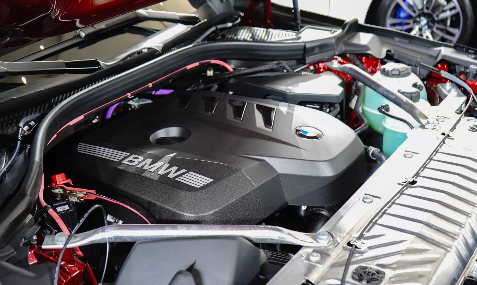 Động cơ xe BMW X3.