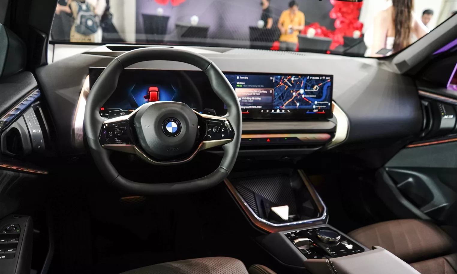 Khoang nội thất BMW X3 .