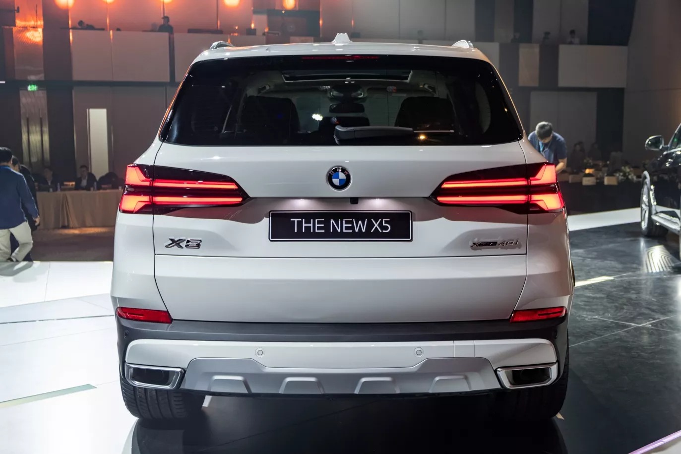 Đuôi xe BMW X5 .