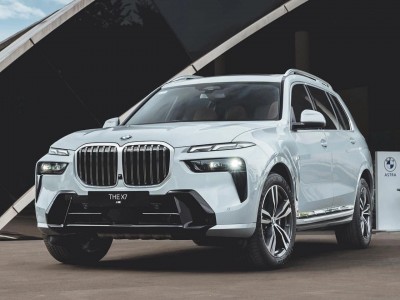 BMW X7 2023 đã về đại lý, lộ giá chính thức từ 6,209 tỷ đồng cùng động cơ khủng hơn Mercedes GLS